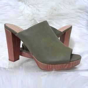 CHINESE LAUNDRY ALBRIGHT PLATFORM SANDAL GREEN FOX SUDE